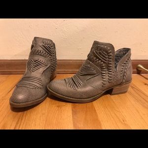 Booties with cutouts 🌞